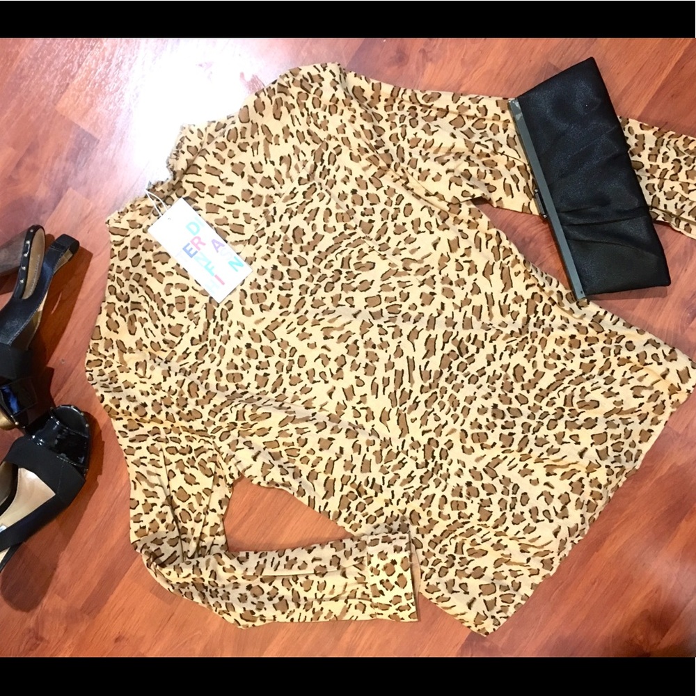 NEW Leopard Ruffle Button-Down Puff Shoulder Top L - Picture 3 of 6